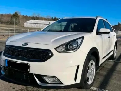 Gebraucht Kia Niro Active 140 PS (102 kW) 2017 Weiß SUV