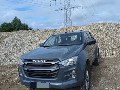 Gebraucht Isuzu D-Max 163 PS (119 kW) 2024 Grau SUV
