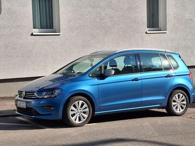 Second-hand VW Golf Sportsvan Comfortline 110 CP (80 kW) 2015 Albastru Monovolum