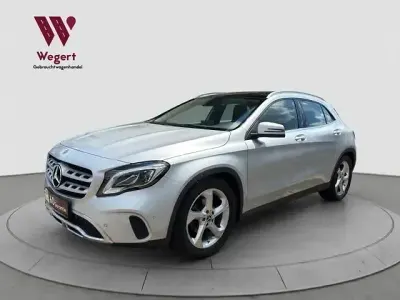 Gebraucht Mercedes GLA200 156 PS (114 kW) 2019 Silber SUV