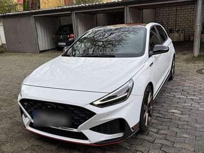 Weiß Gebraucht 2022 Hyundai i30 Limited Limousine | 33.500 € (Teuer)