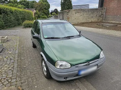 Używany Opel Corsa 45 KM (33 kW) 1996 Zielony Hatchback