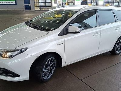 Weiß Gebraucht 2016 Toyota Auris Touring Sports Kombi | 13.400 € (Fairer Preis)