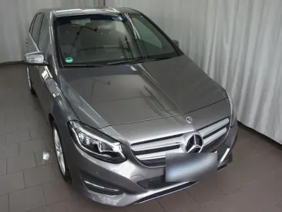 Gebraucht Mercedes B250 211 PS (155 kW) 2017 Silber Kleinwagen