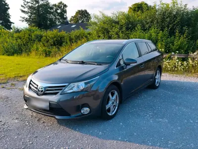 Gebraucht Toyota Avensis 146 PS (107 kW) 2014 Grau Kombi