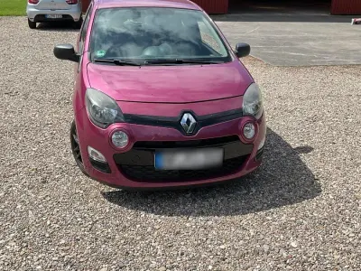 Gebraucht Renault Twingo 75 PS (55 kW) 2012 Rot Kleinwagen