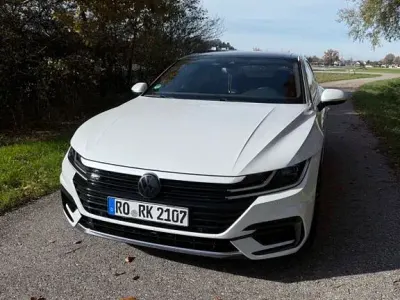 Gebraucht VW Arteon R-line 190 PS (139 kW) 2019 Weiß Kleinwagen