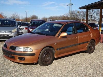 Gebraucht Mitsubishi Carisma Elegance 125 PS (91 kW) 1999 Braun Limousine