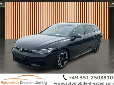 Gebraucht VW Passat R-line 150 PS (110 kW) 2025 Schwarz Kombi