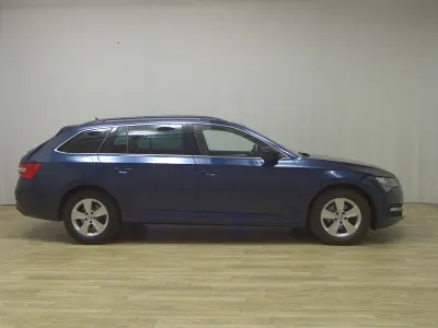 Gebraucht Skoda Superb Ambition 150 PS (110 kW) 2022 Blau Kombi