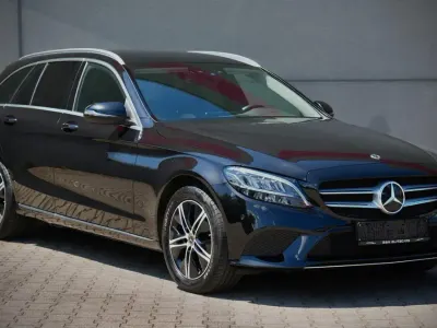 Gebraucht Mercedes C180 122 PS (89 kW) 2021 Schwarz Kombi