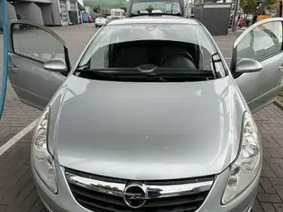 Usado Opel Corsa Catch Me 80 HP (58 kW) 2007 Prateado Citadino