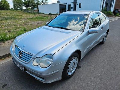 Gebraucht Mercedes 220 131 PS (96 kW) 2001 Silber Coupé