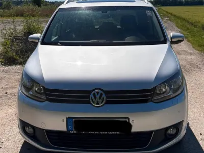 Gebraucht VW Touran Life 140 PS (102 kW) 2013 Silber Van / Kleinbus