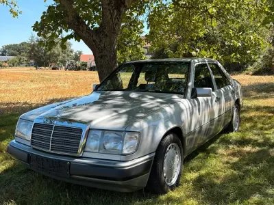 Gebraucht Mercedes E260 160 PS (117 kW) 1990 Grau Limousine