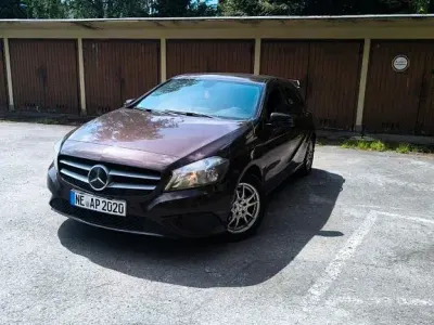 Gebraucht Mercedes A160 90 PS (66 kW) 2015 Braun Limousine