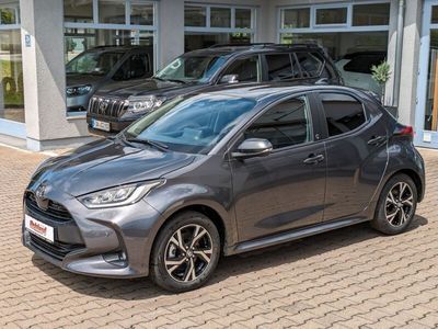 Neu Toyota Yaris Hybrid Team 116 PS (85 kW) 2025 Grau Limousine