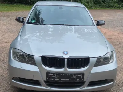Gebraucht BMW 320 150 PS (110 kW) 2005 Silber Limousine