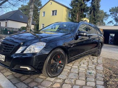 Gebraucht Mercedes E250 Avantgarde 204 PS (150 kW) 2010 Schwarz Kombi