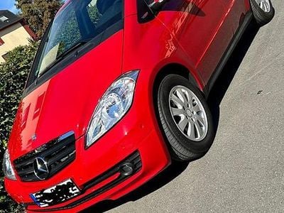 Gebraucht Mercedes A180 116 PS (85 kW) 2010 Rot Kleinwagen