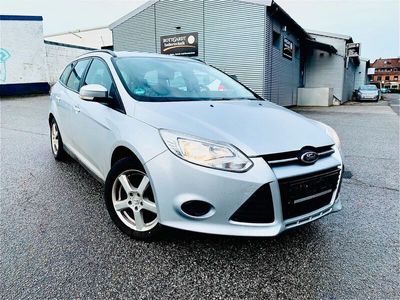 gebraucht Ford Focus 1.6 L Benzin Baujahr 2012 scheckheftgepflegt