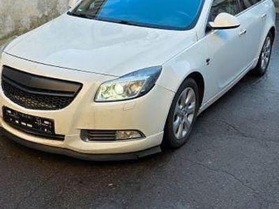 Gebraucht Opel Insignia Innovation 160 PS (117 kW) 2011 Weiß Kombi