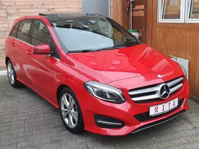 Gebraucht Mercedes B200 136 PS (100 kW) 2015 Rot Kleinwagen
