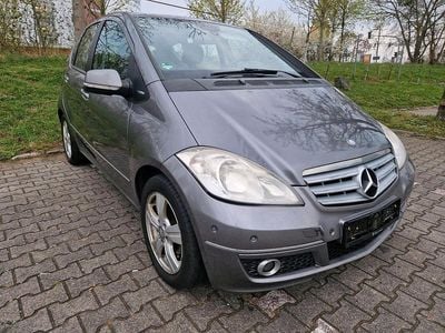 Gebraucht Mercedes A180 Avantgarde 109 PS (80 kW) 2010 Grau Kleinwagen