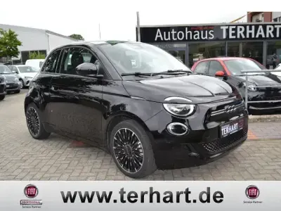 Gebraucht Fiat 500e Icon 86 kW (118 PS) 2022 Schwarz Kleinwagen