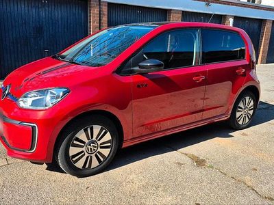 Usata VW e-up! 61 kW (83 CV) 2021 Rosso Utilitaria