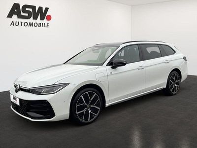 Oryxweiß perlmutteffekt Neu 2025 VW Passat R-line Limousine | 84.415 €