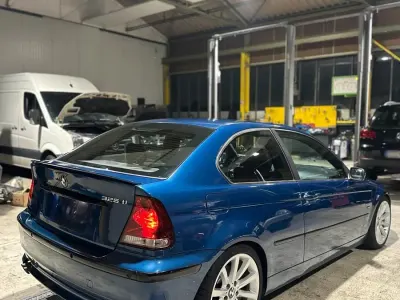 Gebraucht BMW 325 192 PS (141 kW) 2002 Blau Coupé