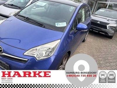 Gebraucht Toyota Verso-S Club 99 PS (72 kW) 2012 Blau Van / Kleinbus