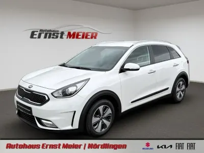 Używany Kia Niro Vision 105 KM (77 kW) 2017 Biały SUV