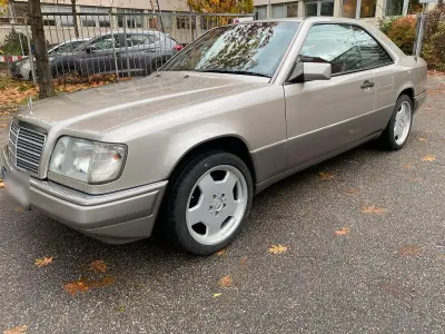 Gebraucht Mercedes 220 150 PS (110 kW) 1994 Gold Coupé