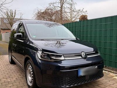 Blau Gebraucht 2021 VW Caddy Move Van / Kleinbus | 24.490 € (Teuer)