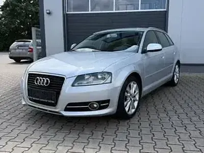 Gebraucht Audi A3 Ambition 105 PS (77 kW) 2011 Silber Kleinwagen