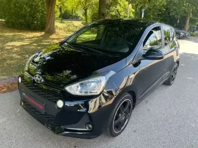 Gebraucht Hyundai i10 Passion 87 PS (63 kW) 2019 Schwarz Kleinwagen
