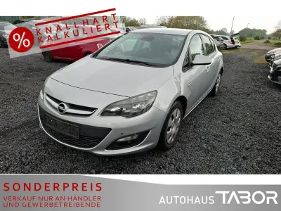 Używany Opel Astra Style 140 KM (102 kW) 2015 Srebrny Sedan/Limuzyna