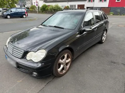 Gebraucht Mercedes C180 143 PS (105 kW) 2004 Schwarz Kombi