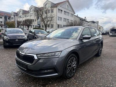 Gebraucht Skoda Octavia Clever 150 PS (110 kW) 2023 Grau Kombi