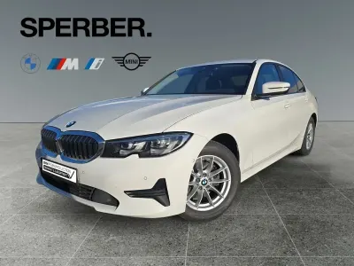 Gebraucht BMW 320 Sport Line 190 PS (139 kW) 2022 Weiß Limousine