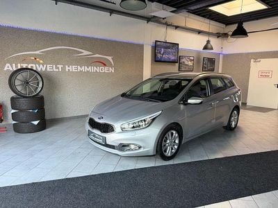 Gebraucht Kia Ceed Spirit 135 PS (99 kW) 2013 Silber Kleinwagen