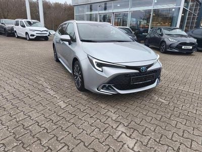 Gebraucht Toyota Corolla Team 196 PS (144 kW) 2024 Silber Kombi