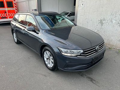 Gebraucht VW Passat 122 PS (89 kW) 2020 Grau Kombi