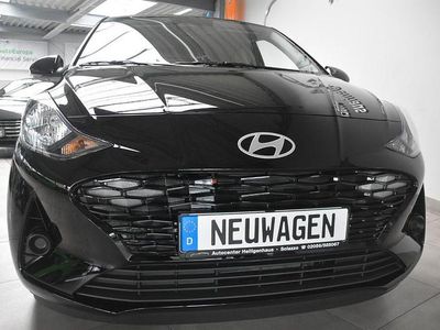 Neu Hyundai i10 Advanced 79 PS (58 kW) 2025 Schwarz Kleinwagen