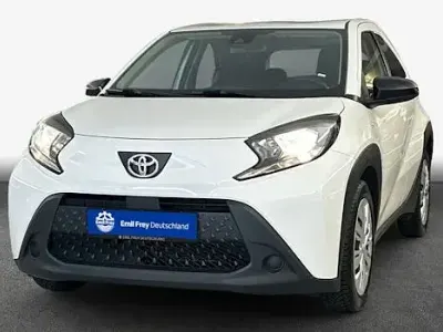 Gebraucht Toyota Aygo X-play 72 PS (52 kW) 2022 Weiß Kleinwagen