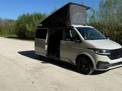 Gebraucht VW California Beach 150 PS (110 kW) 2024 Grau Van