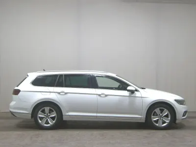 Gebraucht VW Passat Elegance 200 PS (147 kW) 2022 Weiss Kombi