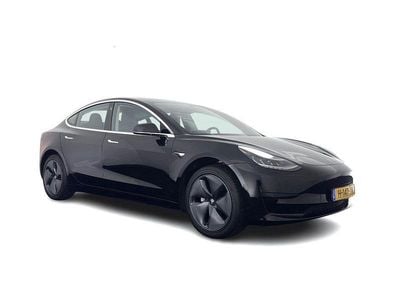 Schwarz Gebraucht 2020 Tesla Model 3 Standard Range Limousine | 15.444 € (Etwas zu teuer)